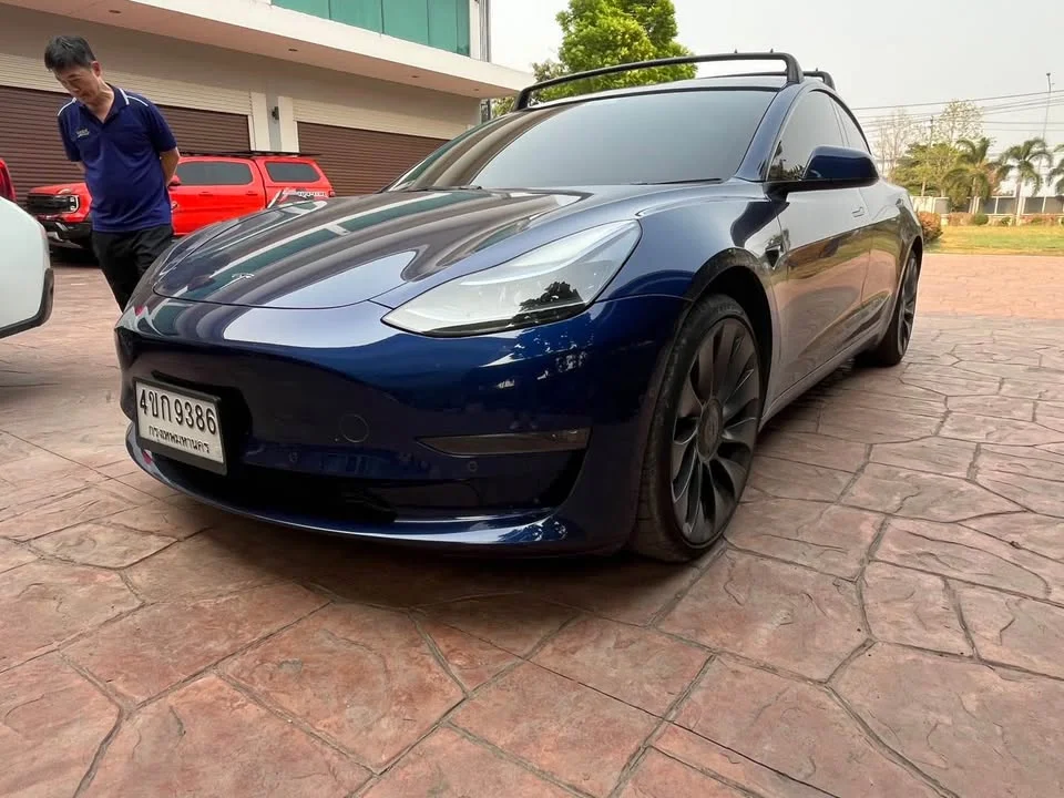 2023 Tesla Model 3 3