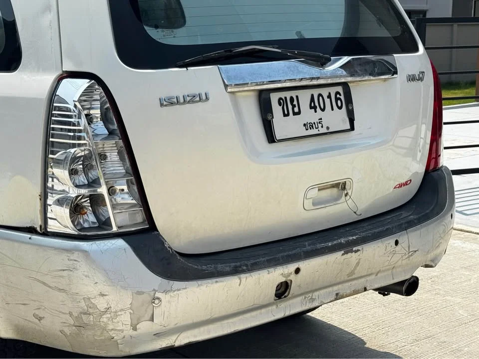 2006 Isuzu MU-7 3