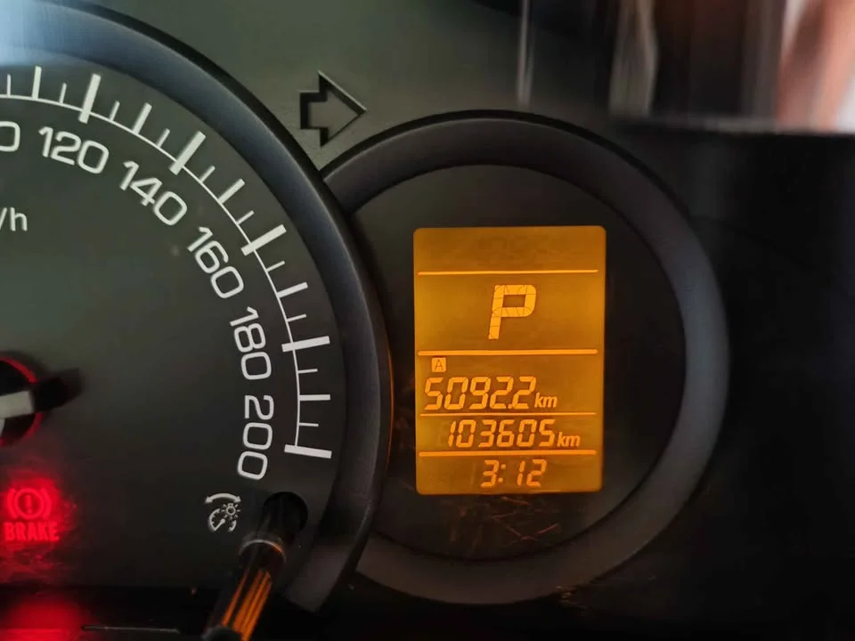 2013 Suzuki Swift II 3