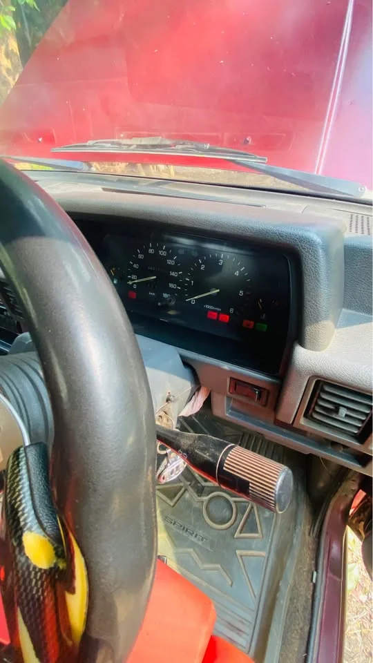 2000 Mitsubishi Triton II 3