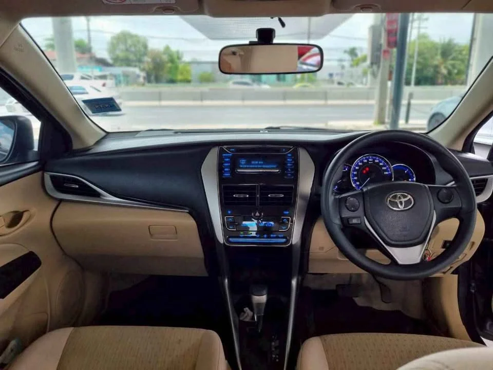 2017 Toyota Yaris ATIV III 2