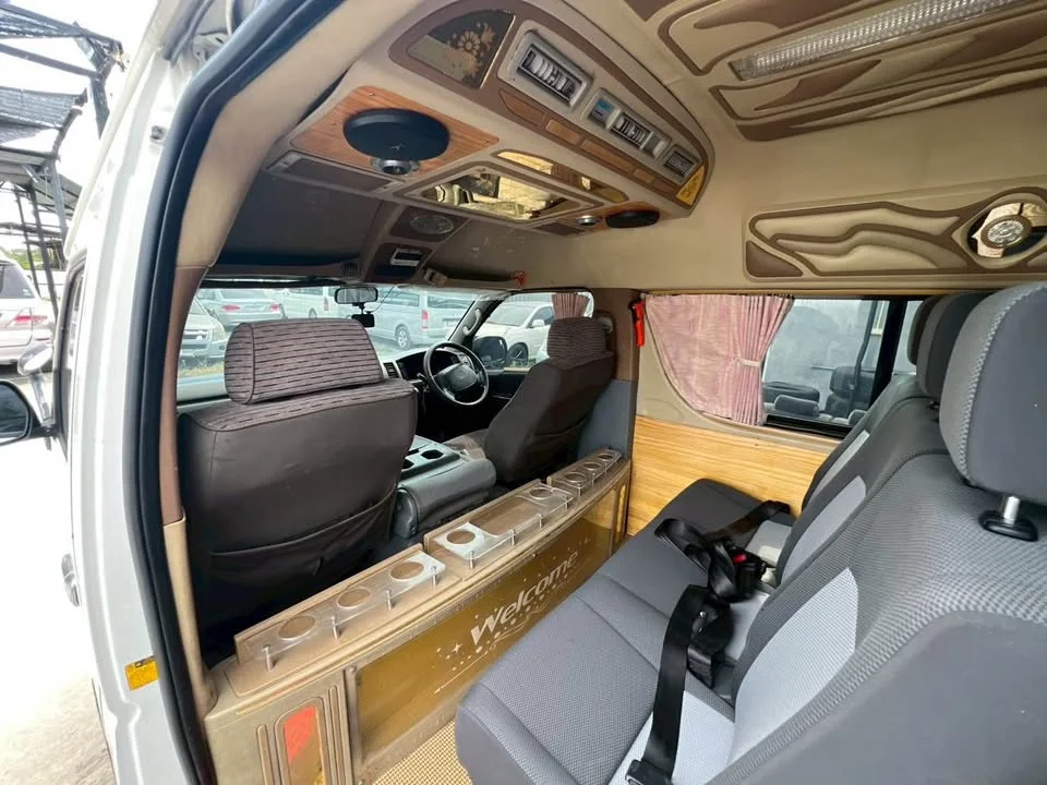 2009 Toyota Commuter V (H200) 3