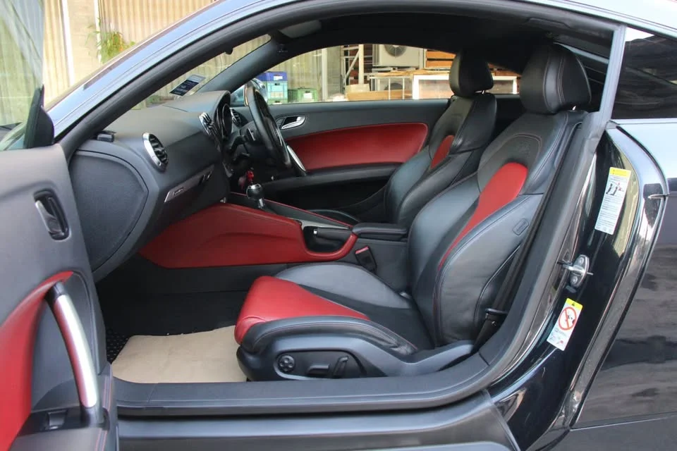 2011 Audi TT Mk2 2