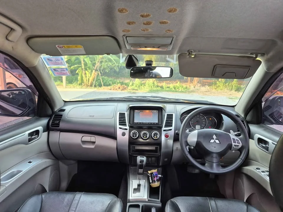2012 Mitsubishi Pajero Sport II 2