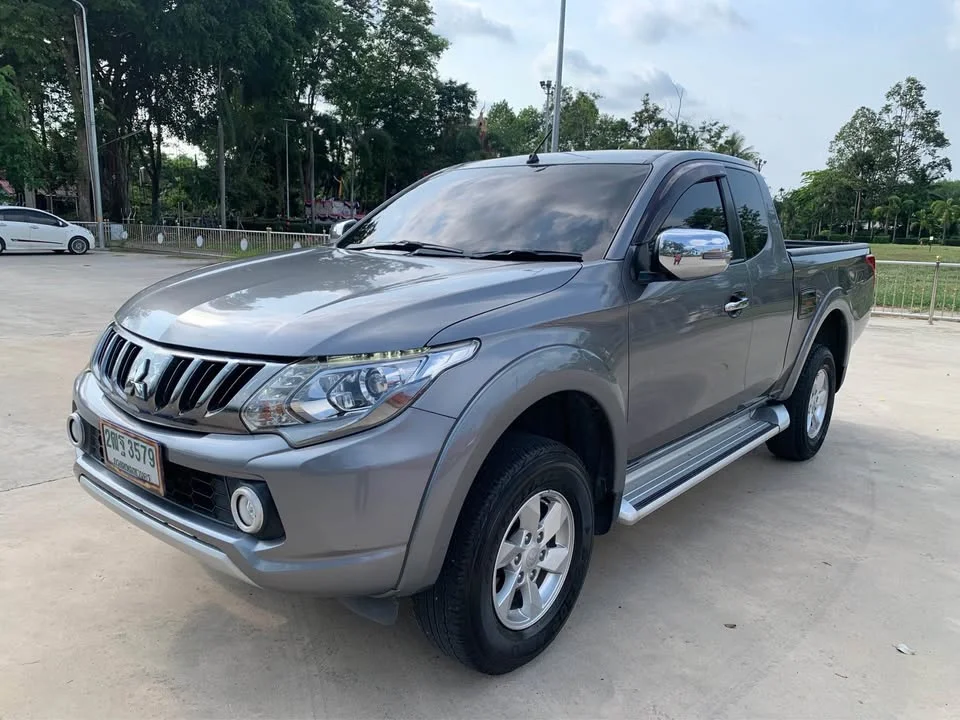 2017 Mitsubishi Triton V 2