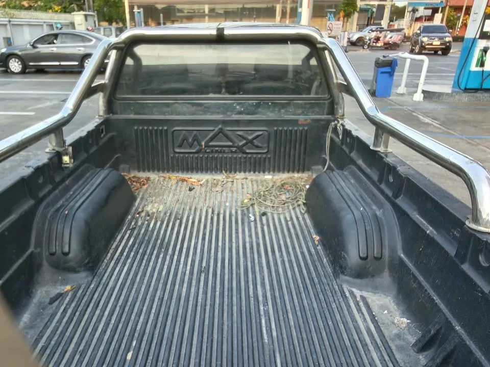 1994 Mitsubishi Triton II 2