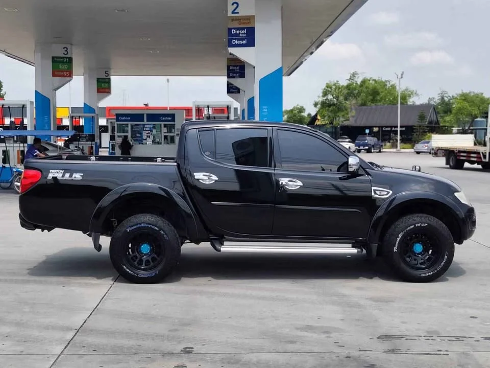2013 Mitsubishi Triton IV 3