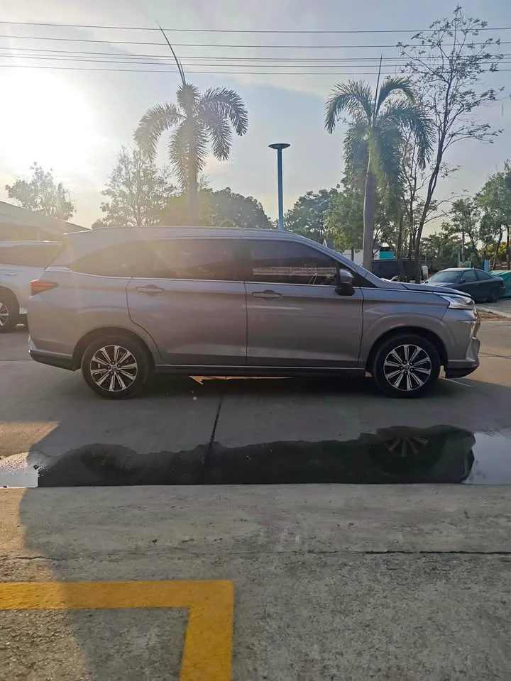 2023 Toyota Veloz III 2