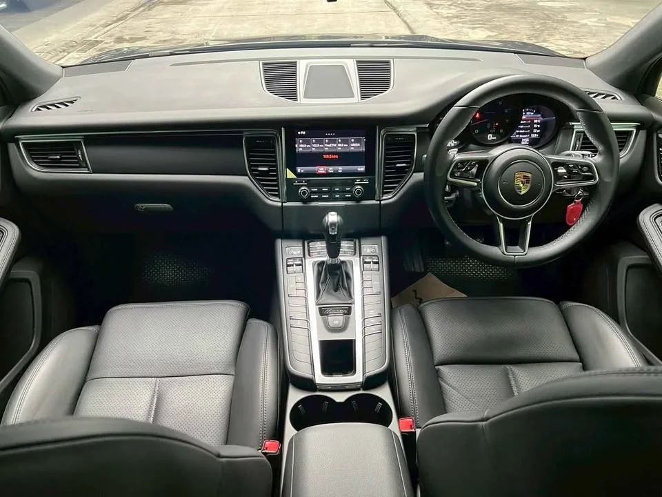 2017 Porsche Macan I 2