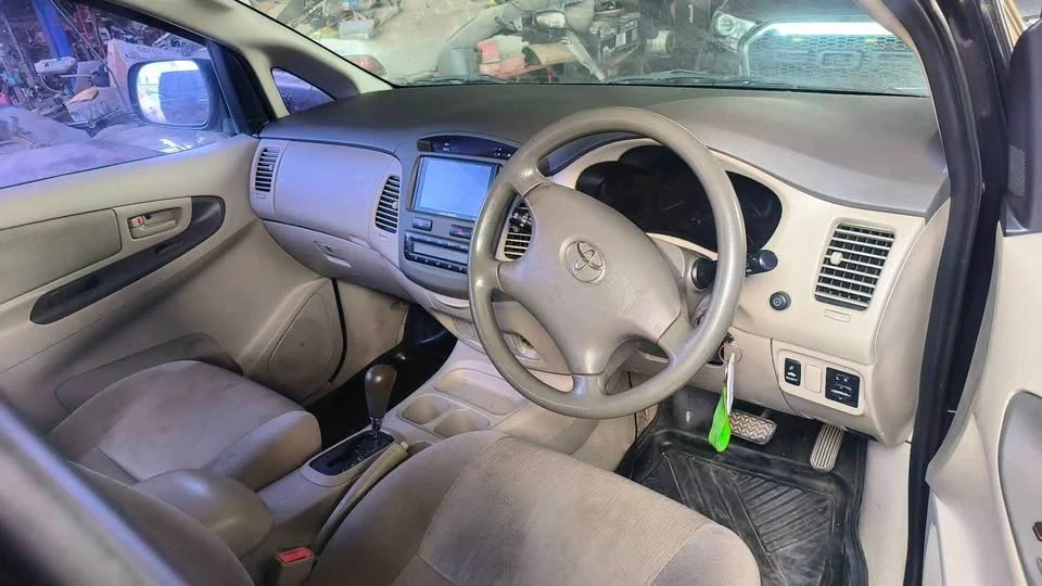 2011 Toyota Innova I 3
