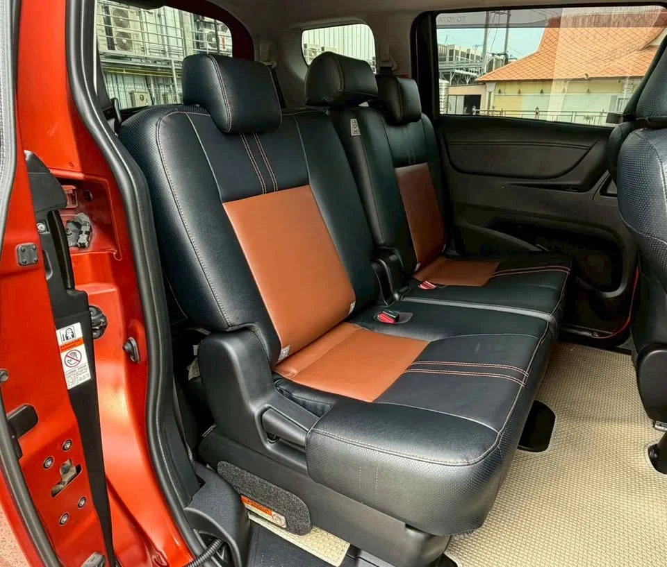 2018 Toyota Sienta II 2