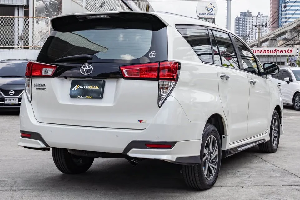 2022 Toyota Innova II 2