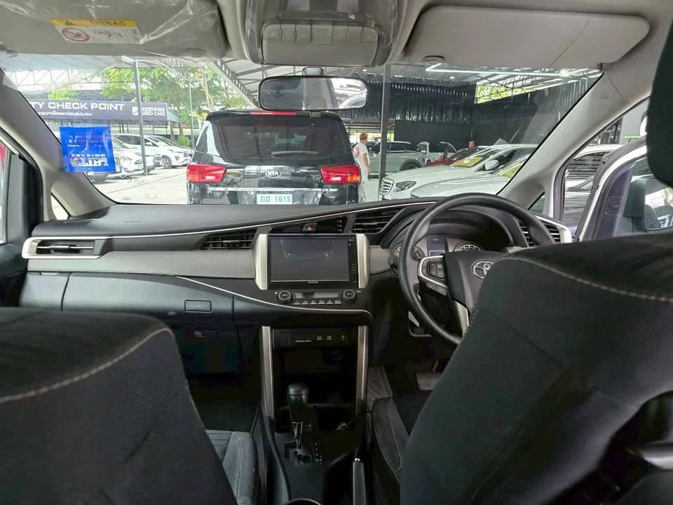 2021 Toyota Innova II 2
