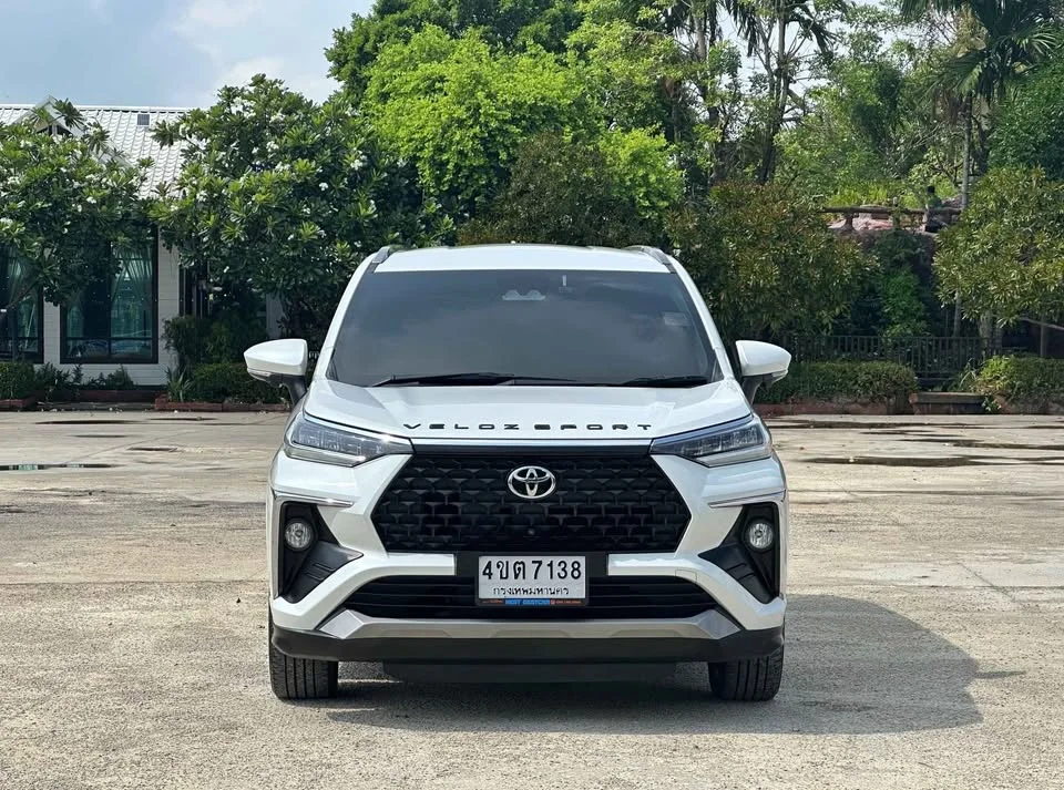 2023 Toyota Veloz III 2