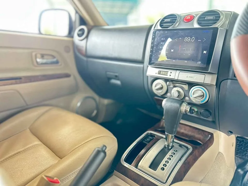 2009 Isuzu MU-7 2
