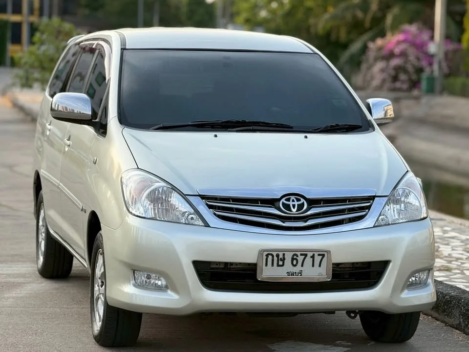 2009 Toyota Innova I 2