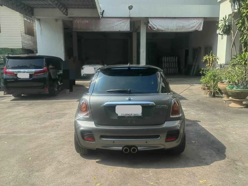 2009 Mini Hatch II 2