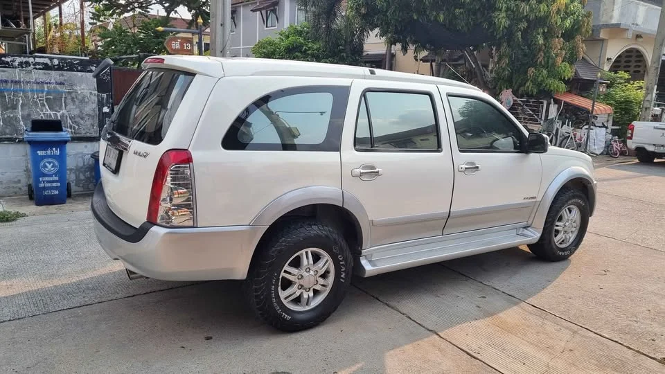 2006 Isuzu MU-7 3