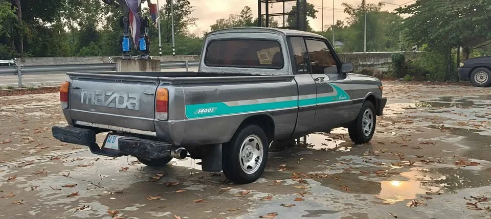 1990 Mazda B-series (Familia) III 3
