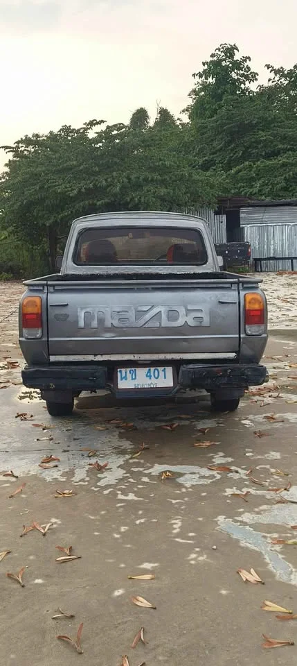1990 Mazda B-series (Familia) III 2