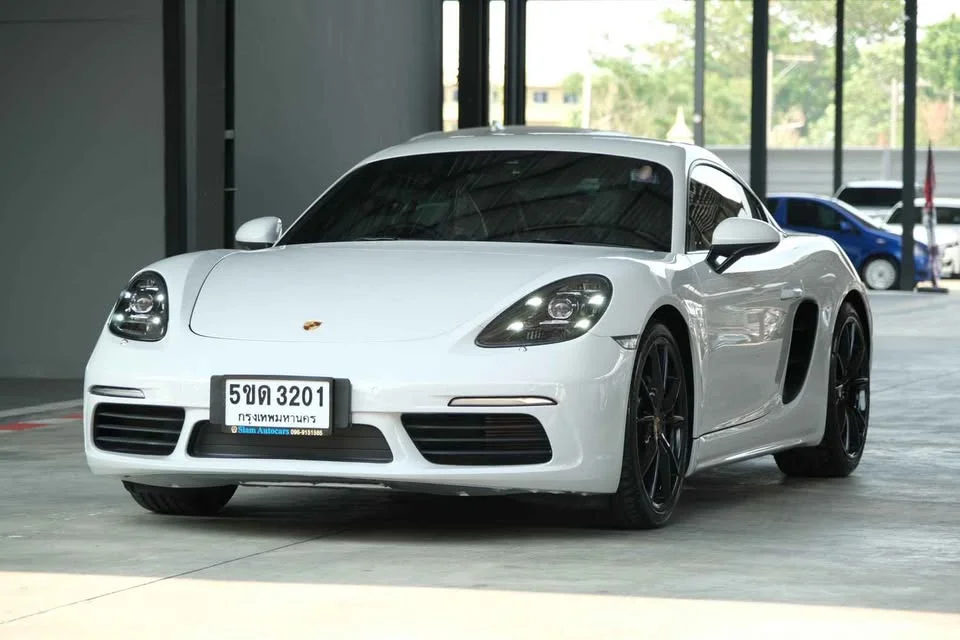 2018 Porsche 718 Boxster and Cayman IV 3