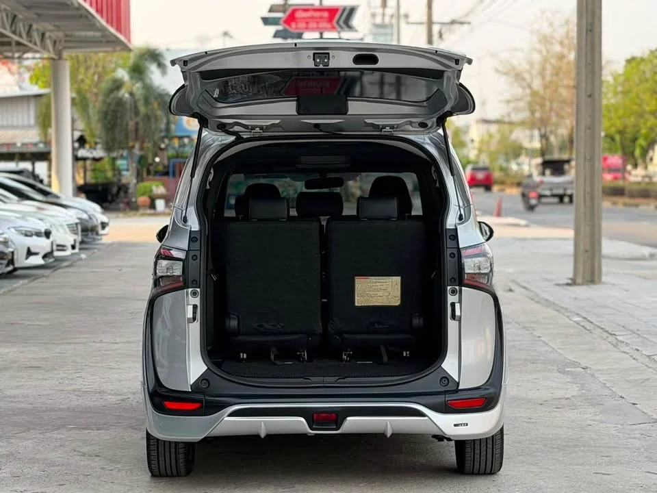 2016 Toyota Sienta II 3