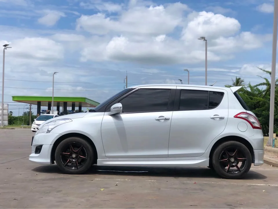2013 Suzuki Swift II 2