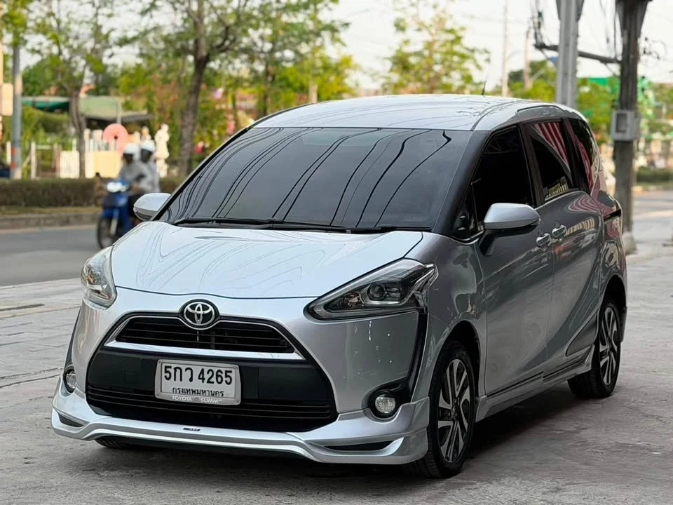 2016 Toyota Sienta II 3