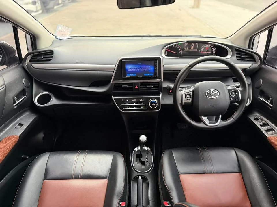 2016 Toyota Sienta II 2