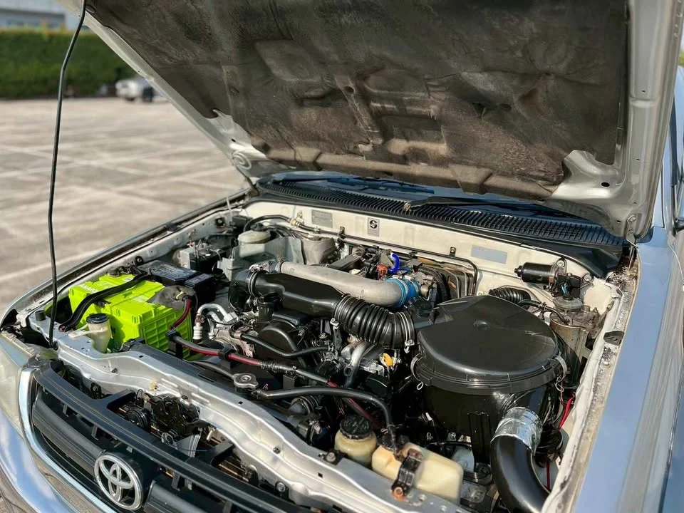 2002 Toyota Hilux Tiger VI 3