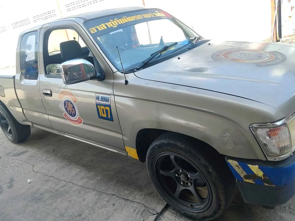 2001 Toyota Hilux Tiger VI 2