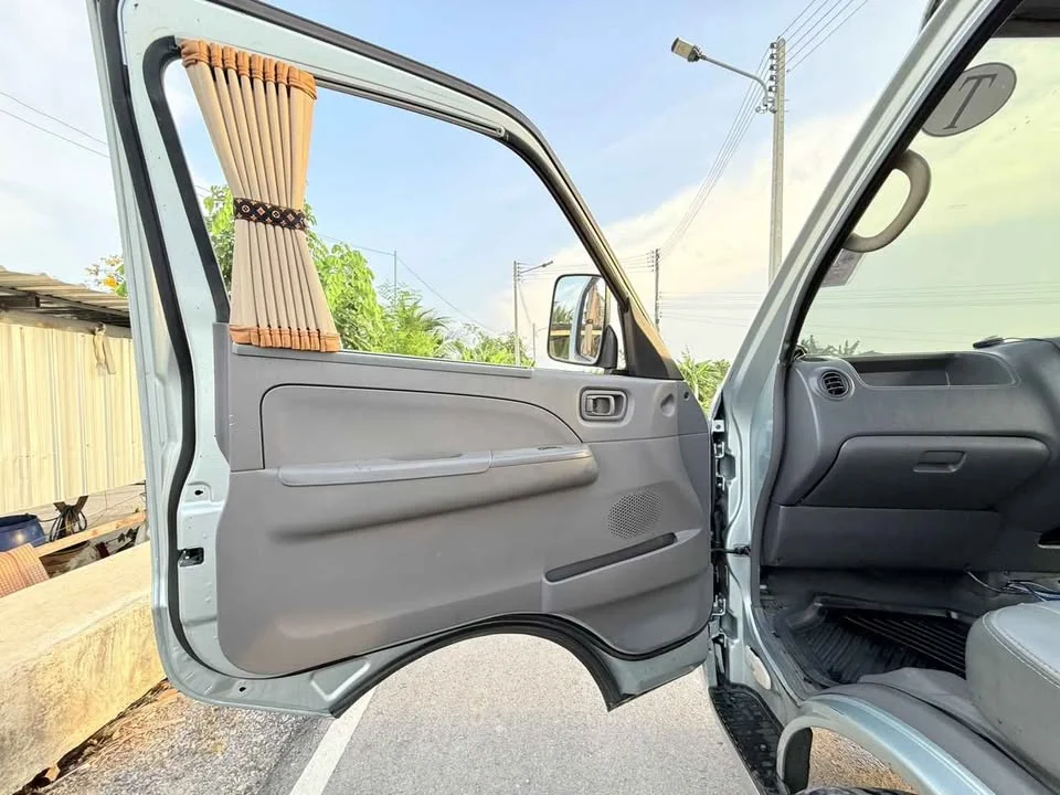 2005 Nissan Urvan V (E25) 2