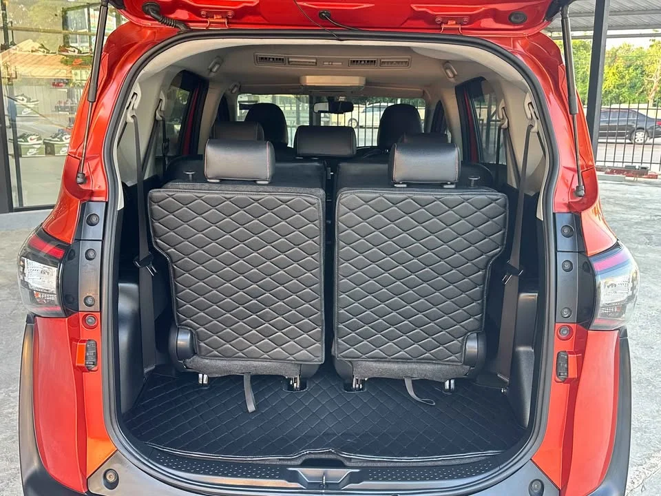 2017 Toyota Sienta II 2