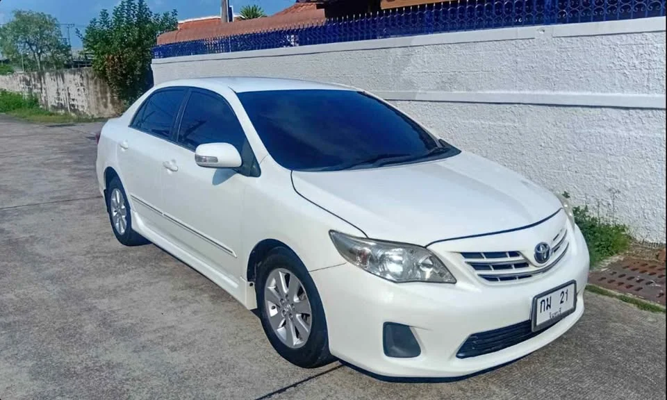 2012 Toyota Corolla Altis X (E140) 2