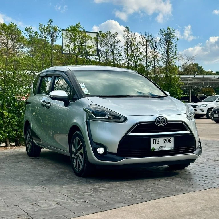 2017 Toyota Sienta II 2