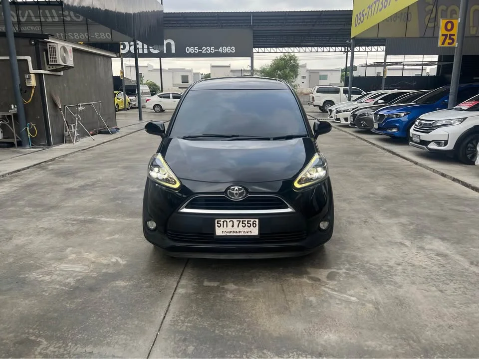 2016 Toyota Sienta II 3