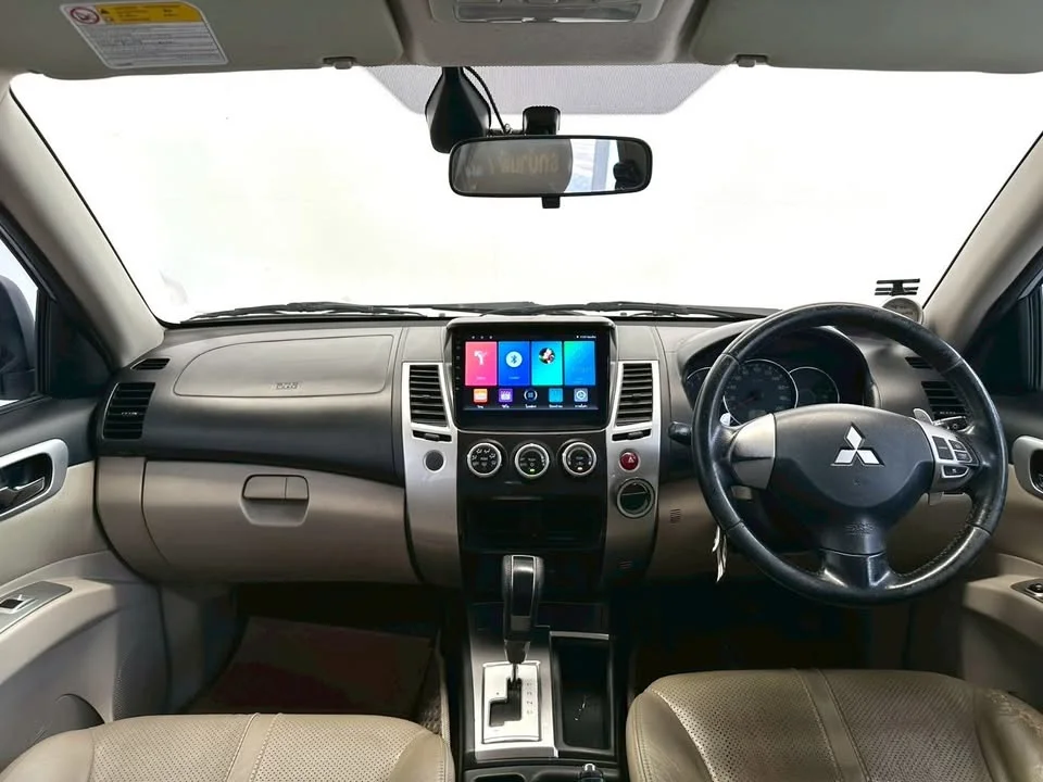2012 Mitsubishi Pajero Sport II 2