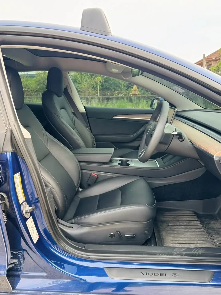 2023 Tesla Model 3 2