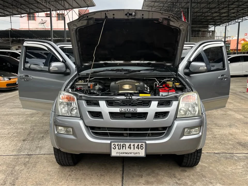 2005 Isuzu MU-7 3