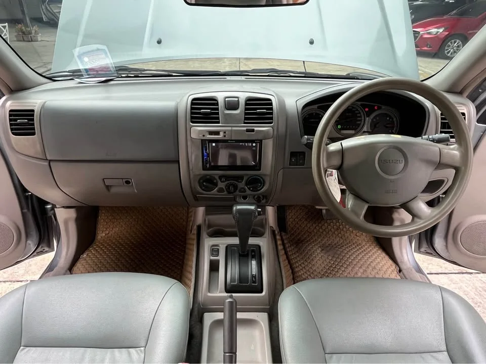 2005 Isuzu MU-7 2