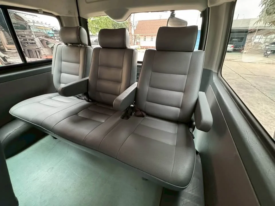2009 Toyota Commuter V (H200) 3