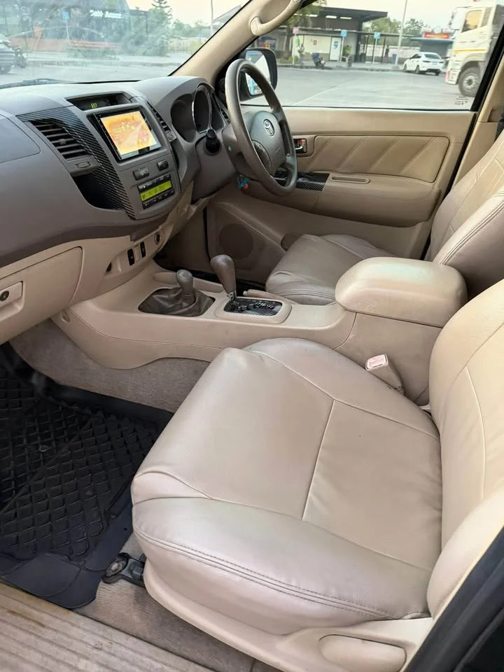 2005 Toyota Fortuner I 3