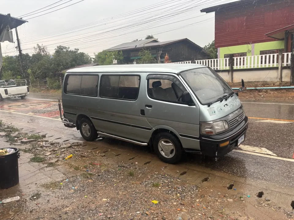 Toyota Commuter IV (H100) 3