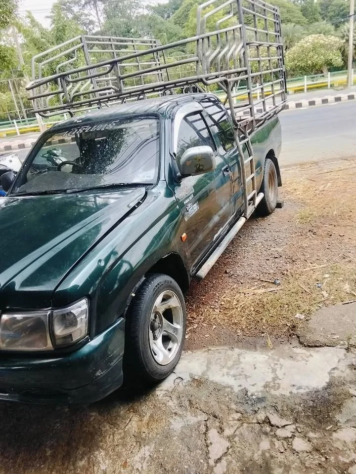 2002 Toyota Hilux Tiger VI 3