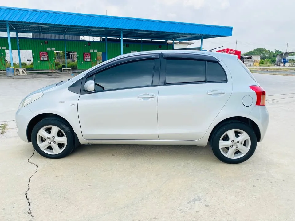 2008 Toyota Yaris II 2