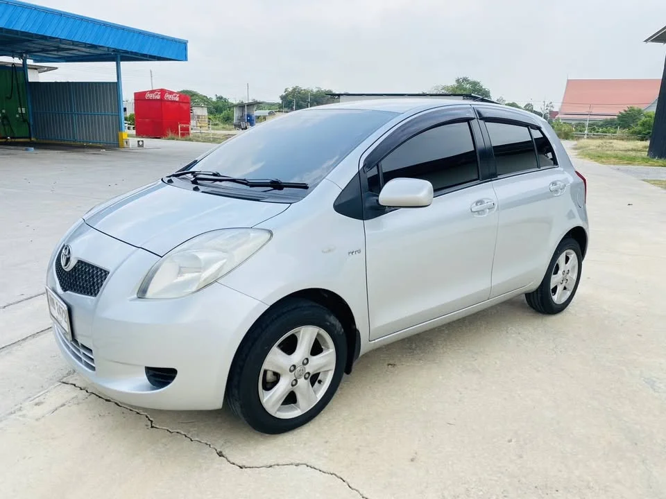 2008 Toyota Yaris II 2