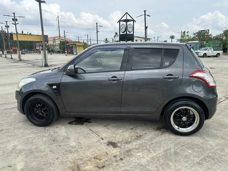 2013 Suzuki Swift II 3