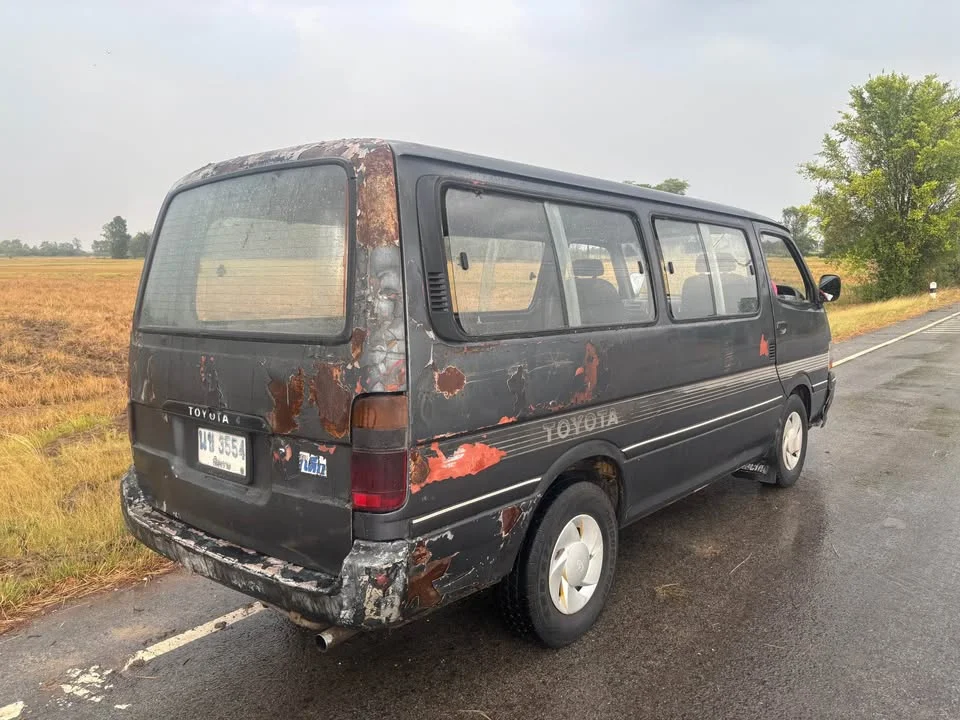 Toyota Commuter IV (H100) 3
