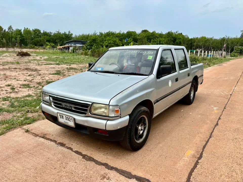 2005 Isuzu TFR III 2