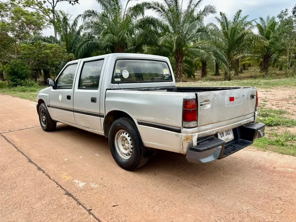 2005 Isuzu TFR III 3